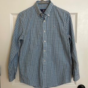 Vineyard vines boys button down- size M